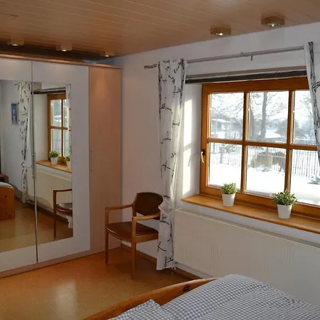 Ferien Bei Freunden Im Holzhaus * מונשאו